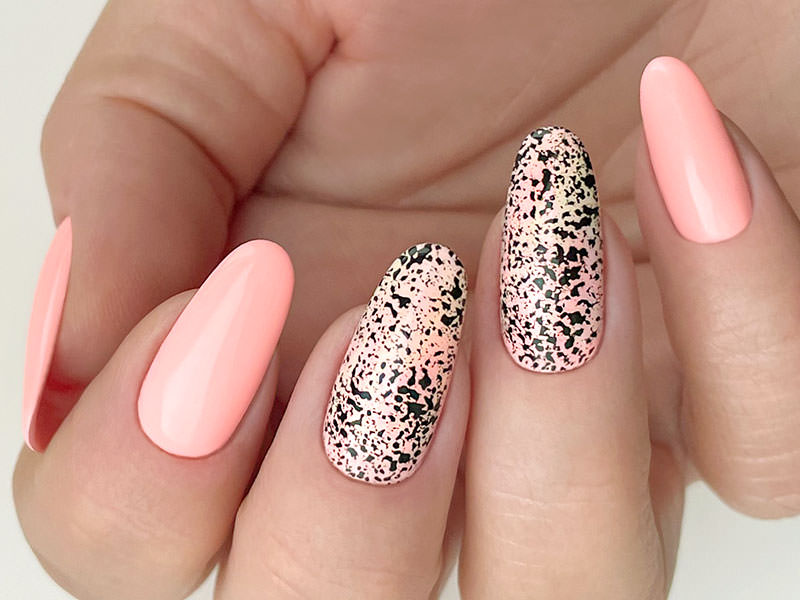 Nail art mania - Gioia Del Zotto: Spugnatura in black