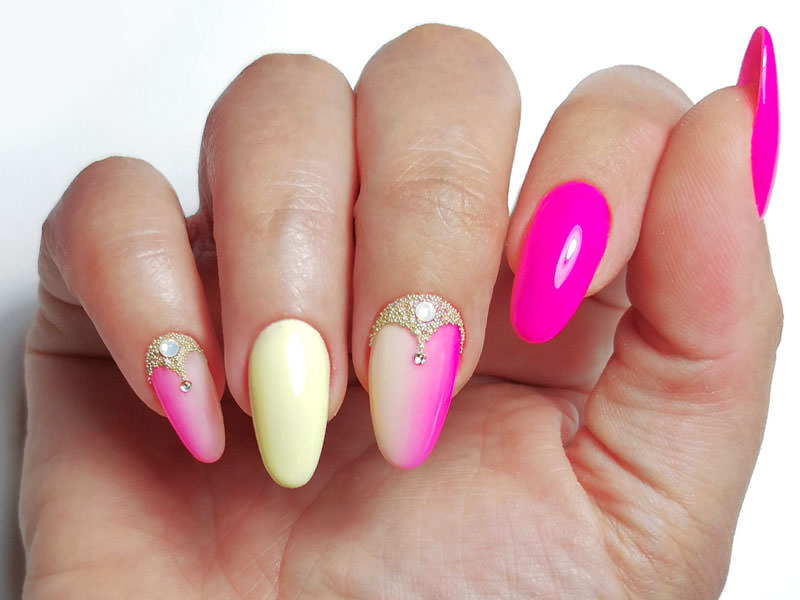 Idee Nail Art - Laura Ascione: Kombi Hawaii & Crema