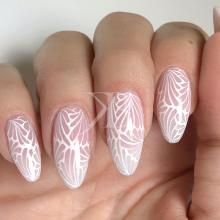 Nuove tendenze Nail art - Sheila Oddino: Paradox in white