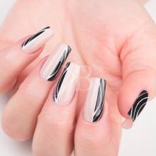 Corso decorazione unghie - Gioia Del Zotto: Styline con linee
