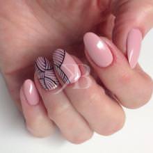 Nuove tendenze nail art - Monica Gardel: Kombi Giulia